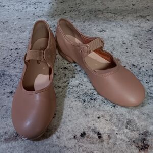 So Dance Tap Shoes with Elastic Closure EUC Caramel Size 2